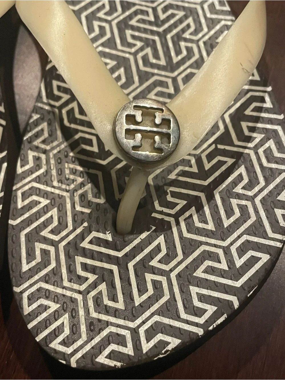 Tory Burch Logo Print Rubber Flip Flops Thong Sandals Black Ivory Women’s Size 7